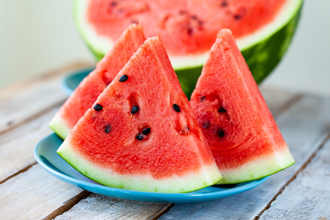 西瓜都切錯了？名廚教1快速切法「不沾手」