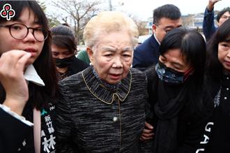 律师陆正义庭中哽咽！称柯妈88岁高龄 求让柯文哲交保尽孝道