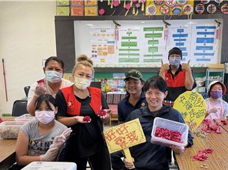 高雄青年返鄉築夢 有機玫瑰、無螫蜂點亮故鄉