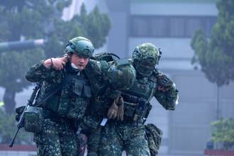 漢光41》提高生存率！第4作戰區裝甲564旅戰傷救護演練超逼真