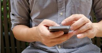 18歲男躺床玩手機！小腿腫脹就醫見「靜脈血栓」 6大族群注意