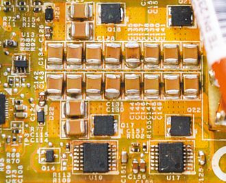 文曄、日電貿雙停牌 引關注