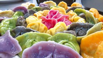 台東 大哥水餃變彩色 營養再升級