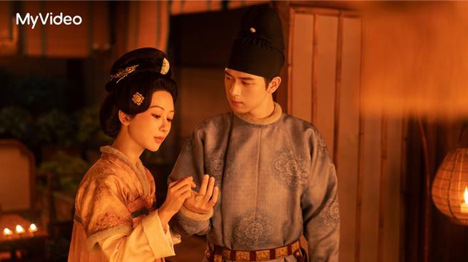 楊紫（左）、李現續作《錦繡芳華》開播熱度高。（台灣大哥大MyVideo提供）