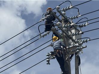 台電員工搶修出事  綠委嘆「他們是人不是超人」 籲電纜地下化