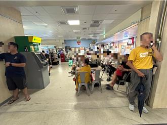 屏東防空演習零開罰 民眾站店家門前觀賞被提醒