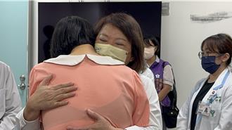 台電員工搶修遭電擊葉克膜搶命 黃敏惠探視集氣：盼度過難關