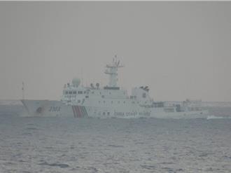 大陸2海警船暗夜出現東沙 海巡署「巡護八號」監控驅離