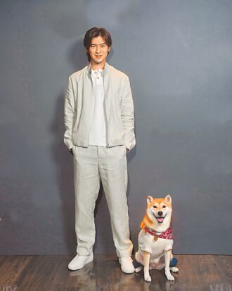 陳柏霖抱怨被催婚 犬青「單飛」代言彩妝