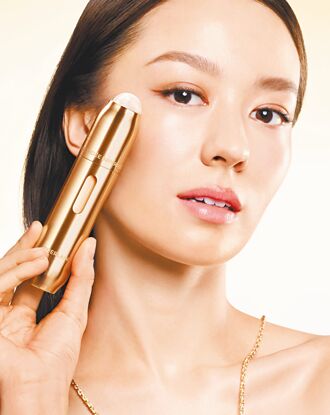 頂級眼部精華一抹瞬吸 有感提亮