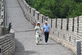 澳洲總理訪陸登長城 否認對陸企「關上大門」