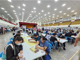 高雄大型徵才7／19登場 釋逾1500職缺 月薪最高上看8萬