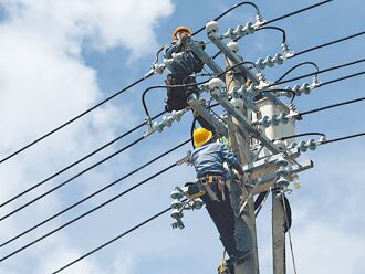勞檢發現未戴絕緣手套 台電今年遭罰至少38次