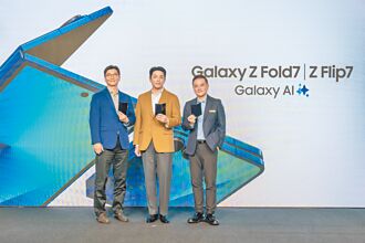 《黑白大廚》安成宰用手機AI助攻廚藝