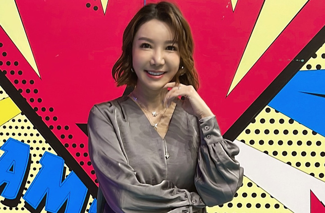 簡立喆遭母校學弟妹放鴿子，到場得知真相她傻眼。（圖／臉書 簡立喆Liza）