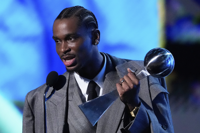 雷霆一哥「SGA」亞歷山大拿下最佳男運動員，成為當晚最大贏家。（圖／美聯社）