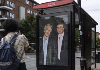 杨幼兰看世界》亿万淫魔死后阴魂不散 恐索川普政治命