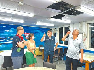 竹圍漁港餐廳 天花板老舊崩塌