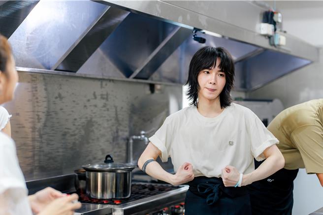 持修擔任特別篇的小幫手。（好看娛樂提供）