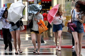 薇帕增強長胖恐變中颱！  10縣市豪大雨、大雷雨炸花東