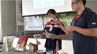台中豐原農會辦「豐農好米」食農教育 稻草人DIY、麻糬製作樂翻天