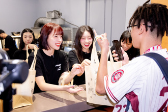 中职》乐天三本柱开店啦！「卖力又卖萌」超圈粉