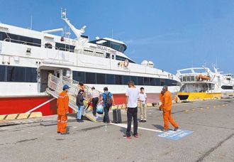 薇帕颱風發威 澎湖布袋藍色公路7／20全線停航