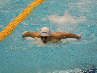 世大运》王冠闳200蝶游出分组第1！「台湾蝶王」晋准决赛