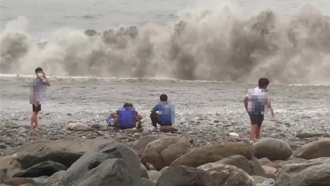 雲林師生颱風天竟在台東觀浪 網怒批：不顧學生安危