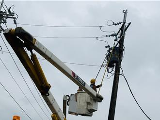 歷經14天搶修 丹娜絲颱風造成嘉義逾36萬戶停電 晚間全數來電