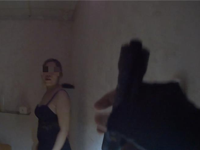 中坜警48小时内2度扫荡环西路，非法按摩店，展现靖决心。(中坜警分局提供)