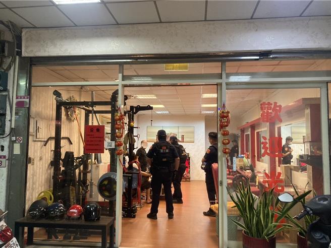 中坜警48小时内2度扫荡环西路，非法按摩店，展现靖决心。(中坜警分局提供)