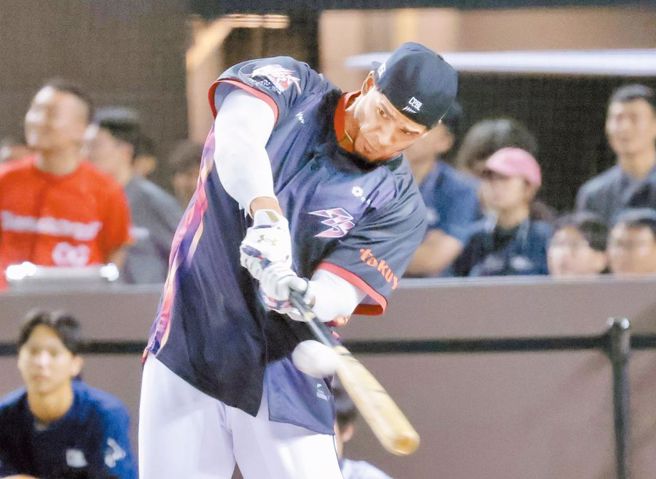 台鋼雄鷹洋將魔鷹（報系資料照）