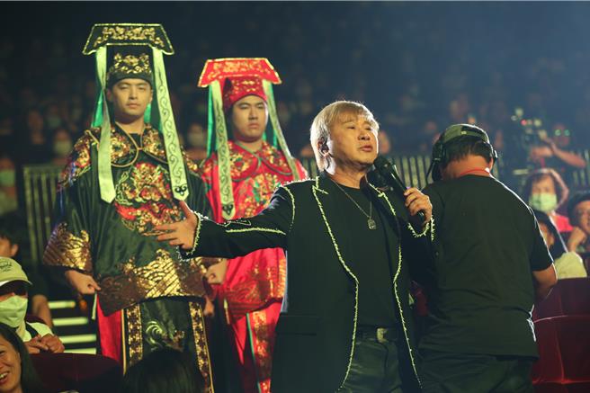 胡瓜19日晚在演唱会上表演〈包青天〉。（宝吉祥集团提供）