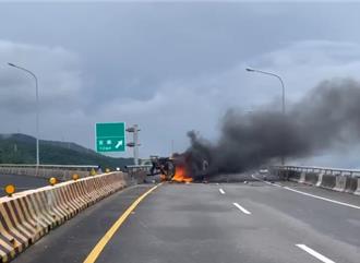 國5北上蘇澳入口匝道火燒車 駕駛活活燒死一度「全線封閉」
