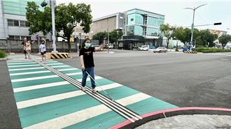 斑馬線會「說話」惠明盲校導盲行穿線啟用