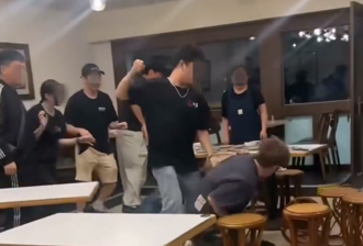 吃飯聊政治被爆揍？牛富切割「已開除打人員工」　稱對方先動手