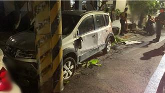 疑似不滿常停的車位被停走 莽男駕車連續猛撞路邊車