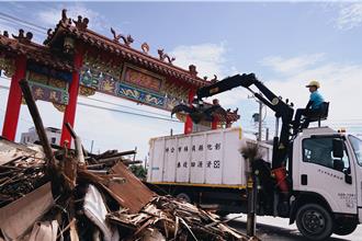 丹娜絲颱風重創台南 彰化馳援助重建 清15萬公斤垃圾