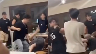 吃宵夜聊政治太吵  被鄰桌客毆打  精神科名醫說話了