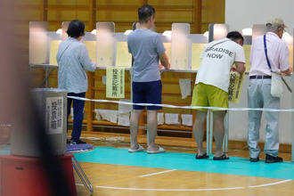 日本參議院改選 出口民調不利執政聯盟  政治持續動蕩