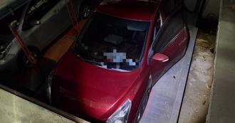 疑他人誤觸機械車位按鈕  父子摔落坑洞  1歲男童不治