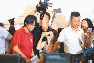 无实质检讨作为 危机处理失灵