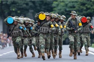 陆整肃解放军干部形象 颁22条新规强化「政治忠诚」