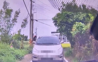 偷車賊「倒退嚕」逃進死巷 49歲男落網就範遭送辦