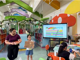 嘉和國小夏日英語營 外師帶學生從玩樂中學英語