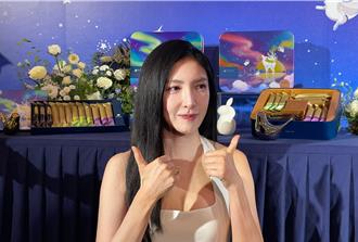 楊謹華失而復得朝聖GD！羨慕關穎後台合照？比出這手勢