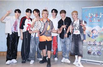 罗文裕当奶爸带二宝上工 人气男团Ozone客语唱跳