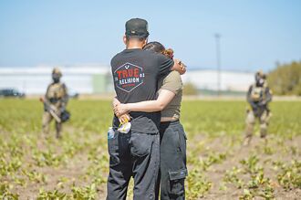 川普驅逐非法農工…加州蔬果採收找嘸人