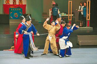 宜蘭歌仔戲實境秀 後場搬上舞台